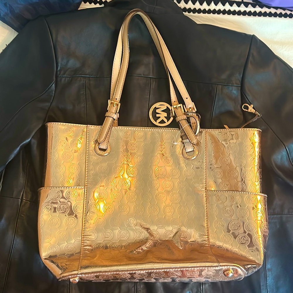 Michael Kors rose gold tote bag
